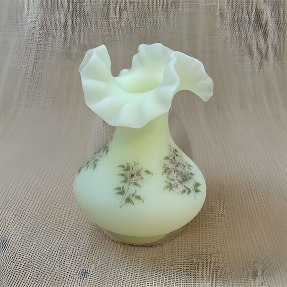 Vintage Fenton Hand Painted Daisies UV Vaseline Custard Ruffled Edge Vase SIGNED - Picture 1 of 5